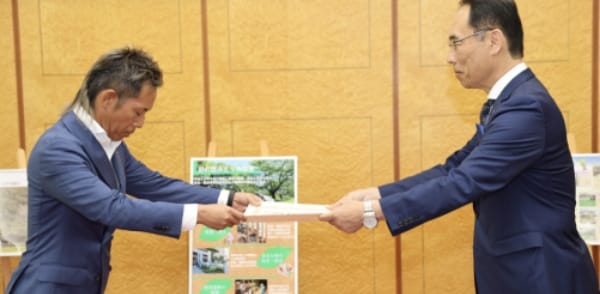 「さいたま緑のトラスト基金」の寄附により埼玉県知事様から感謝状を授与される イメージ